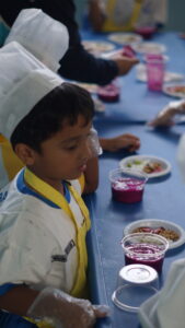 Siswa bersemangat mengikuti kegiatan Fun Cooking (Foto/Humas GIS 3 Jogja)