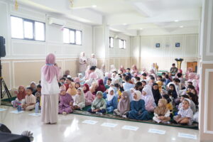 Potret siswa PG-K tampak memenuhi Aula JHS untuk kegiatan PHBI