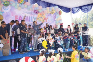 Performance dari keluarga Playgroup C yang meriah dan semarak